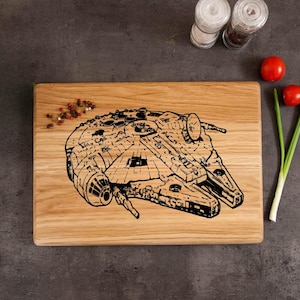 Star Wars Falcon SVG para grabado láser: archivo vectorial para tabla de cortar de madera, regalo grabado y decoración de tableros