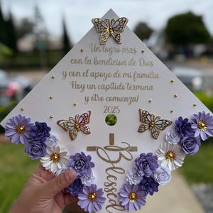 Custom Graduation Cap Topper  Handmade Floral Grad Cap with Spanish Quote & Butterflies Grad Cap Topper Grad 2026