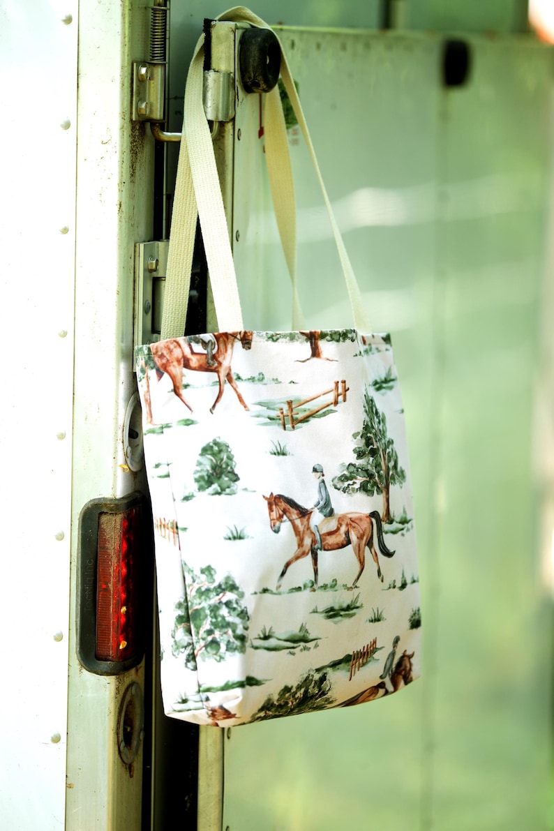 Borsa tote equestre, regalo per amanti dell'equitazione, borsa della spesa a tema equino, borsa tote per monta inglese, borsa tote per equitazione, borsa regalo equestre immagine 3