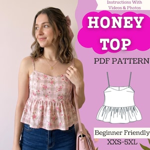 Puede incluir: Un top rosa a cuadros con un estampado floral, tirantes finos y un peplum con volantes. La imagen también presenta el texto "HONEY TOP PDF PATTERN" y "Beginner Friendly XXS-5XL".