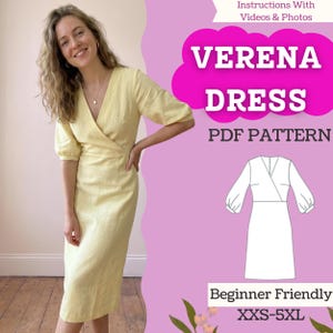 Könnte beinhalten: Eine Frau trägt ein hellgelbes Wickelkleid mit kurzen Ärmeln und V-Ausschnitt. Das Kleid ist knielang. Der Text im Bild lautet: "VERENA DRESS PDF PATTERN" und "Beginner Friendly XXS-5XL".
