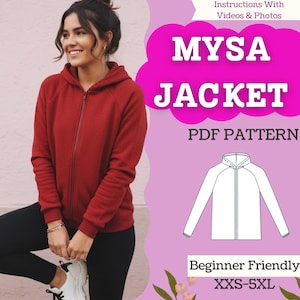 Puede incluir: Una mujer con una sudadera con capucha roja con cremallera y leggings negros. La imagen incluye un gráfico con el texto "MYSA JACKET PDF PATTERN" y un dibujo lineal de una chaqueta. También se ve el texto "Beginner Friendly" y el rango de tallas "XXS-5XL".