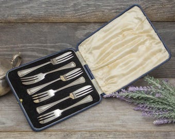 Vintage Pastry fork set in box, Westfield Plate, circa 1932.
