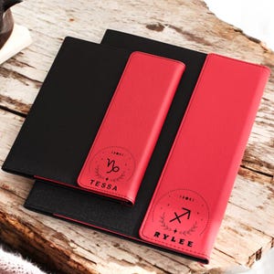 Benutzerdefinierte Sternzeichen Leder Klappe Portfolio, personalisierte Leder Klappe Padfolio, Geburtstagsgeschenke, Sternzeichen Geschenk, Astrologie Geschenk, Geschenk für sie