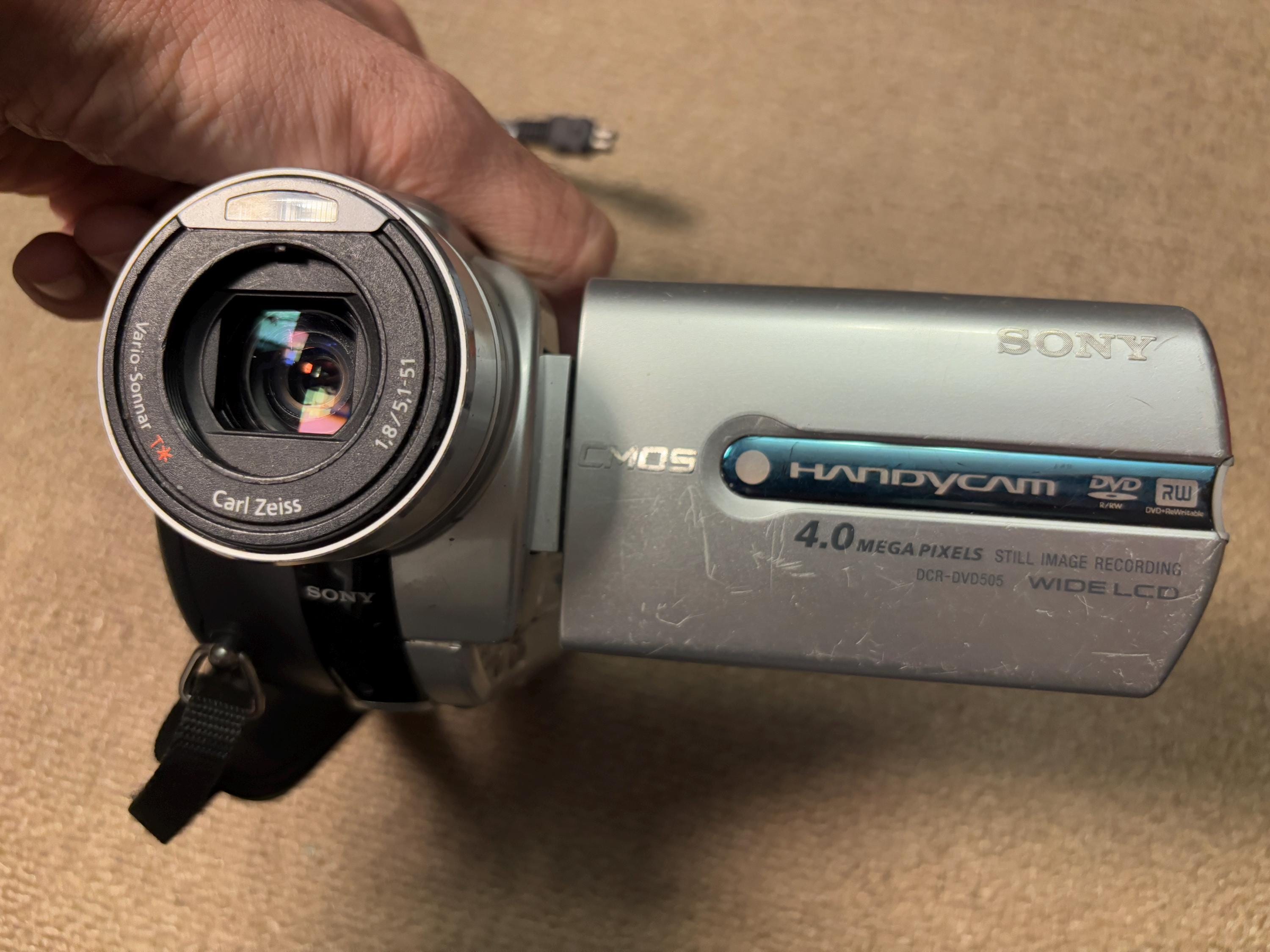 Working, Digital Video Camera, Sony Handycam DCR-DVD505E