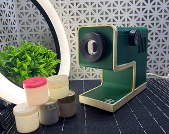 Proyector de cine soviético F9, verde, proyector de películas, cuerpo de hierro, URSS, popular, visor de películas de colección, incluye 5 películas.