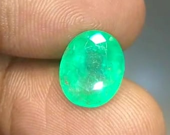 Natural Emerald - 4.82 carats - Colombian - Unheated/Untreated - IGL Certified