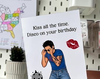 Biglietto d'auguri ispirato a Harry Styles | Kiss All The Time Disco per il tuo compleanno