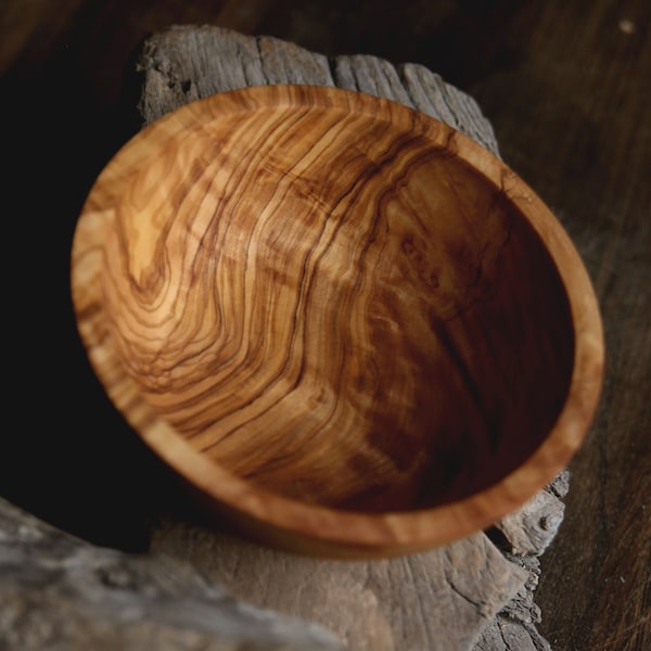 Snack bowl, Olijfhouten gedraaide kom, fruitschaal, keukencadeaus
