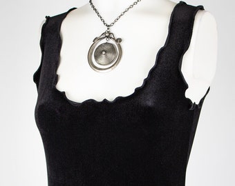 BLACK IRIS PETAL wide strap scoop neck tank top