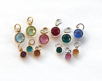 Charm de cristal Swarovski: 6 mm o 4 mm. Complemento de piedra natal en plata u oro.