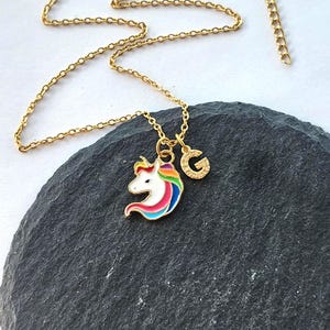 Einhorn-Halskette Personalisierte erste Halskette Mädchen Regenbogen Einhorn-Geburtstags-Gastgeschenk Pastell bunt Ostern Charme-Märchen