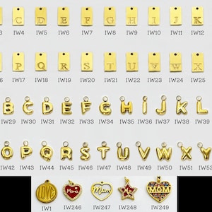 K&ouml;nnte beinhalten: Goldfarbene Alphabet-Anh&auml;nger und -Anh&auml;nger. Das Bild zeigt verschiedene Buchstabenanh&auml;nger in rechteckigen und abgerundeten Designs sowie Herz- und Sternanh&auml;nger. Die Anh&auml;nger sind in Reihen angeordnet, wobei jeder Buchstabe mit einer eindeutigen Kennung versehen ist.