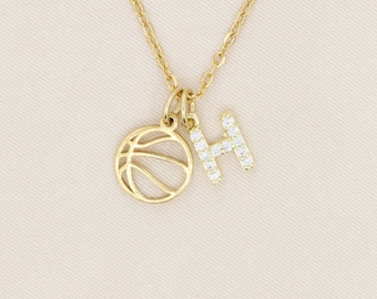 Collier de basket-ball personnalisé pour maman sportive • Initiales CZ en cristal pavé d'or • Bijoux d'entraîneur-cadeau pour l'équipe • Cadeau pour joueur de basket-ball en or