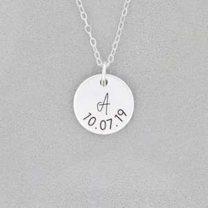 Collar de plata esterlina para mamá, regalo para niños, inicial, fecha, oro de 14 quilates, dije de letra personalizado, joyería personalizada para el Día de la Madre, abuela.
