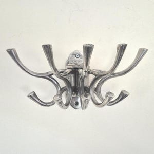 Perchero de pared rústico de metal estilo vintage con 5 ganchos y 10 posiciones - 28,5 cm de ancho