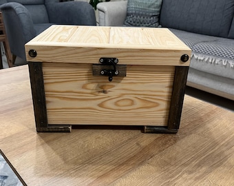 Custom Wooden Gift Box - Personalized Rustic Keepsake Box - Perfect for Weddings, Birthdays & Special Occasions