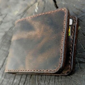 Handgemaakte tweevoudige leren portemonnee Crazy Horse slanke portemonnee voor mannen Rustiek cadeau voor hem Minimalistische kaarthouder Tbilisi Leathercraft