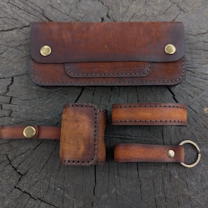 Geschenkbox Biker Brieftasche Armband Ipod Lenovo Kopfhörer Schlüsselanhänger Braun Vintage Naturleder Handgemacht für Männer und Frauen Klassischer Stil Set
