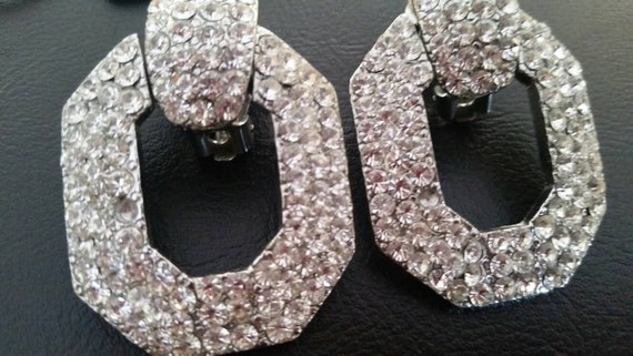 Beautiful vintage rhinestone clipon earrings - image 2