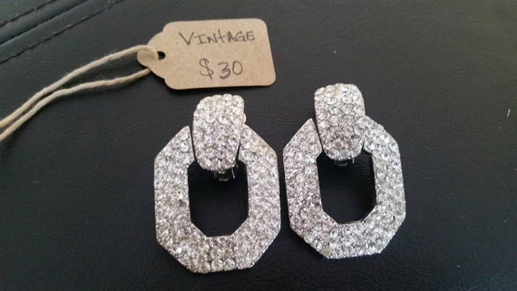 Beautiful vintage rhinestone clipon earrings - image 1