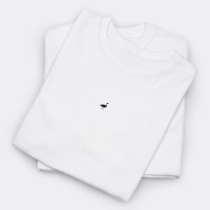 Minimalist Goose Graphic Tee: Unisex Cotton Bird Lover Shirt