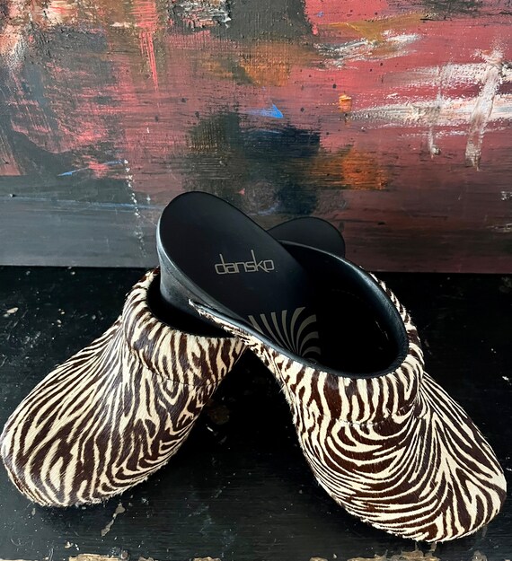ZEBRA clogs by Dansko size 6 - image 8
