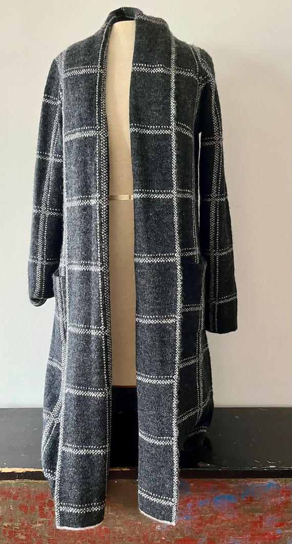Tahari hotsell long sweater