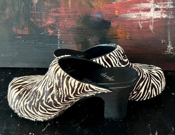 ZEBRA clogs by Dansko size 6 - image 3