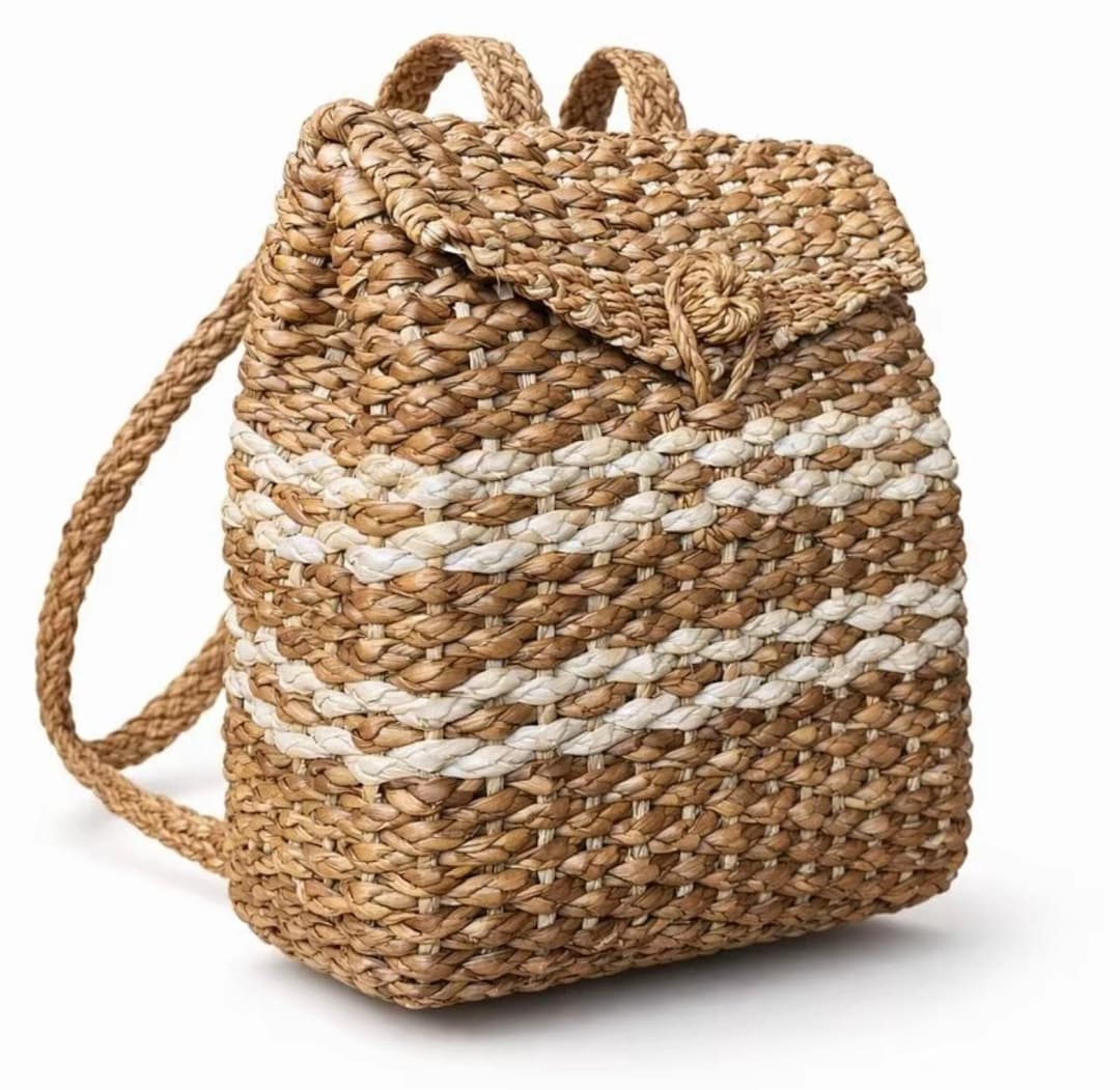 Handwoven Backpack using Pandan Leaves 【公式通販】