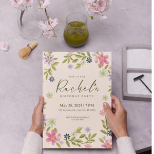 Blumen-Geburtstagseinladung für Frauen | Druckbare Party einladen | Elegantes Design | Sofortdownload | Erwachsenen-Geburtstags-Feier einladen
