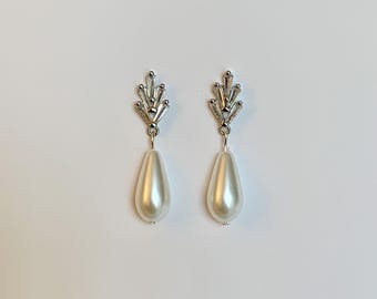 Boucles d'oreilles baguettes CZ et perles blanches en forme de larme