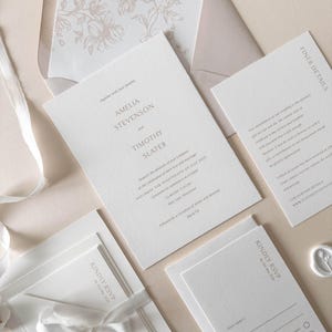 Suite de faire-part de mariage romantique avec doublure | Ensemble de 6 cartes d'invitation | Invitation minimaliste | Impression numérique + impression typographique et mise à niveau du papier d'aluminium