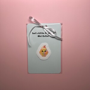 Sticker crème glacée arc-en-ciel – Vinyle Sorbella the Kawaii Mini Cutie™ pour carnets, Kindles et cadeaux | Tailles de 1 po. ou 2 po.