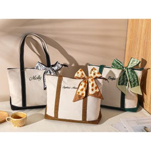Sac fourre-tout avec nom personnalisé, Cadeau de demoiselle d'honneur, Sacs à main de plage, Sac fourre-tout en toile brodée, Cabas avec texte personnalisé, Cadeaux EVJF, Cartable