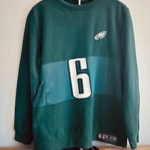 Sudadera personalizada de los Eagles Devonta Smith, tamaño mediano: sudadera cosida a mano, regalo perfecto para los fanáticos del fútbol americano de los Eagles de la NFL.
