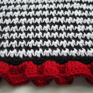 Houndstooth Crochet Blanket Pattern: Chunky Throw with Ruffle (PDF Pattern)