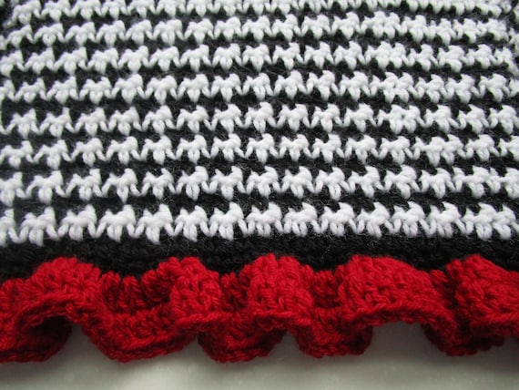 Black Houndstooth Chunky Knit Blanket Black Houndstooth Chunky Knit Blanket