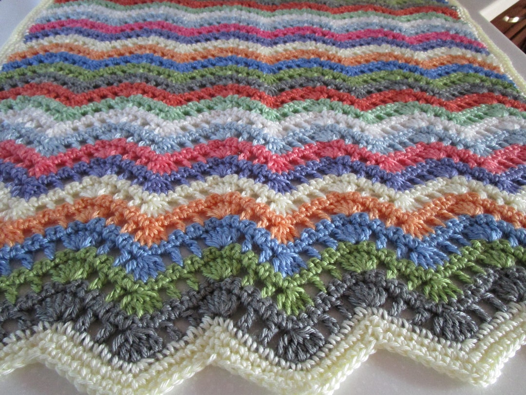 モダンなレースのリップル編みブランケットパターン：あらゆるサイズ（PDFパターン） - Etsy 日本