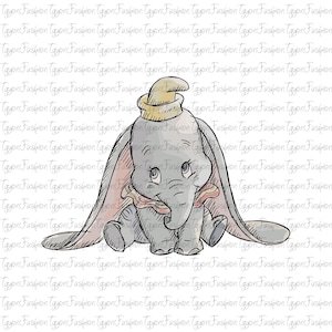 Op de afbeelding: Een aquarel illustratie van Dumbo de olifant, zittend met grote oren gespreid. Hij draagt een gele hoed en een roze kraag. De achtergrond is een herhalend patroon van de woorden "Igyon Fashion".