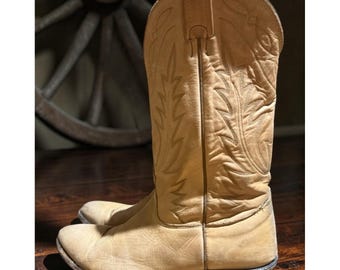 Vintage Nocona Men's 9.5D Tan Leather Western Cowboy Boots Soft Leather