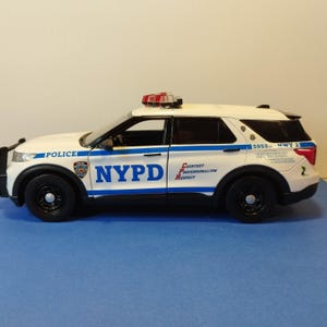 New York Police Department (NYPD)Highway Patrol 2022 Ford Explorer Diecast Model Car 1:24 Scale/ Custom Wholesale Police Car AFS