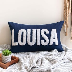 Benutzerdefinierte Punch Nadel Kissen | Personalisiertes gesticktes Namens- oder Monogrammkissen | Abschlussgeschenk | Wohnheim oder Kinderzimmer Home Decor