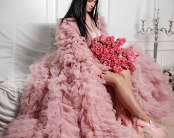 Luxury Tulle Robe: Voluminous Train, Photoshoot Ready