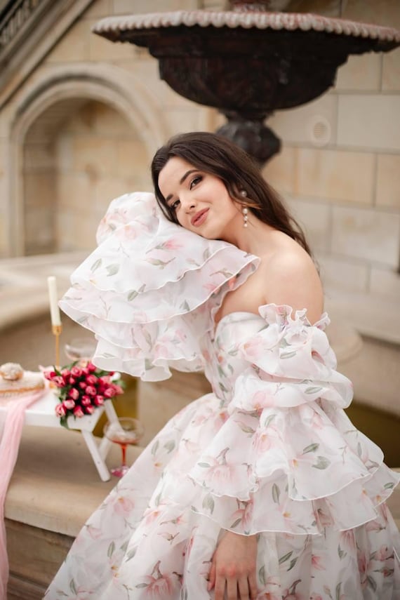 fitted maternity dresses for photoshoot Serene