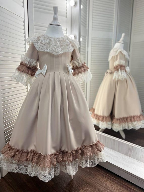 white christmas dresses ECB Exclusive: Melody Floral Maxi Dress, Cream main image 0