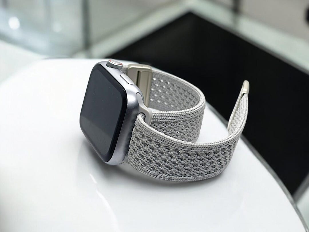 Woven Nylon Apple Watch Band: Breathable, Lightweight  display picture 2