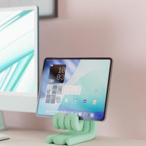 Moderner Tablet / iPad Ständer – Stil trifft Funktionalität