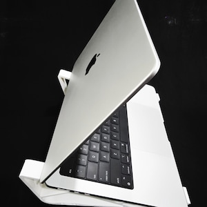 Laptopständer mit Schreibtischorganizer - Halten Sie Ihren Arbeitsplatz in Ordnung und komfortabel