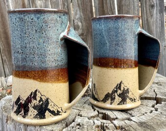 Mountain Pocket mug | Mountain Scene | Hand-warming mug | Iron glazed | Red speckled clay | Housewarming gift | Rustic home decor | Unique